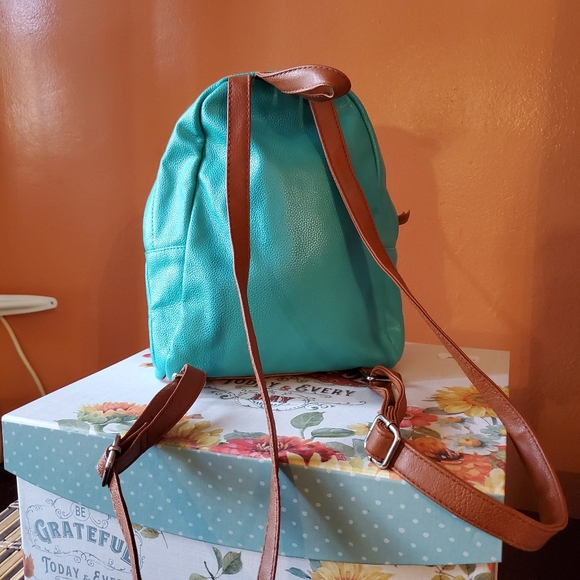 BACKPACK - Picture 6 of 14